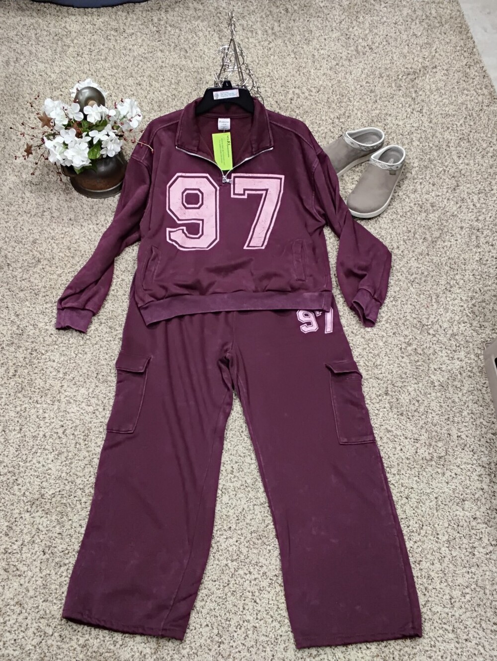 4055 Size Large No Boundries 2 Piece Wine Coloe Fleece Set.
